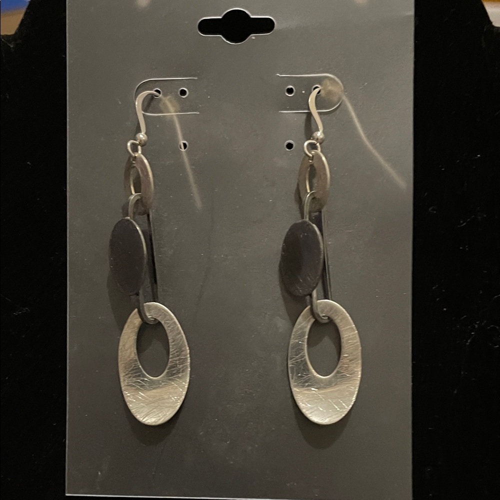 Fashion Jewelry Silver Oval Earrings - Picture 1 of 4